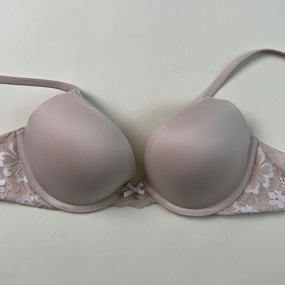 Body by Victoria Victoria’s Secret bra
